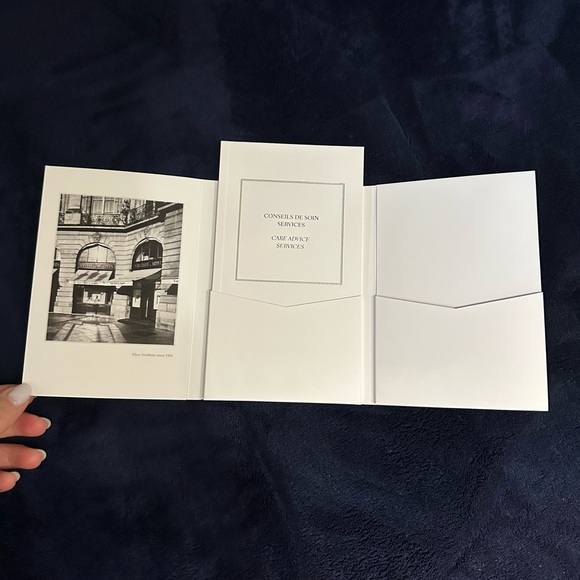 Van Cleef & Arpels Booklet new - Picture 3 of 11